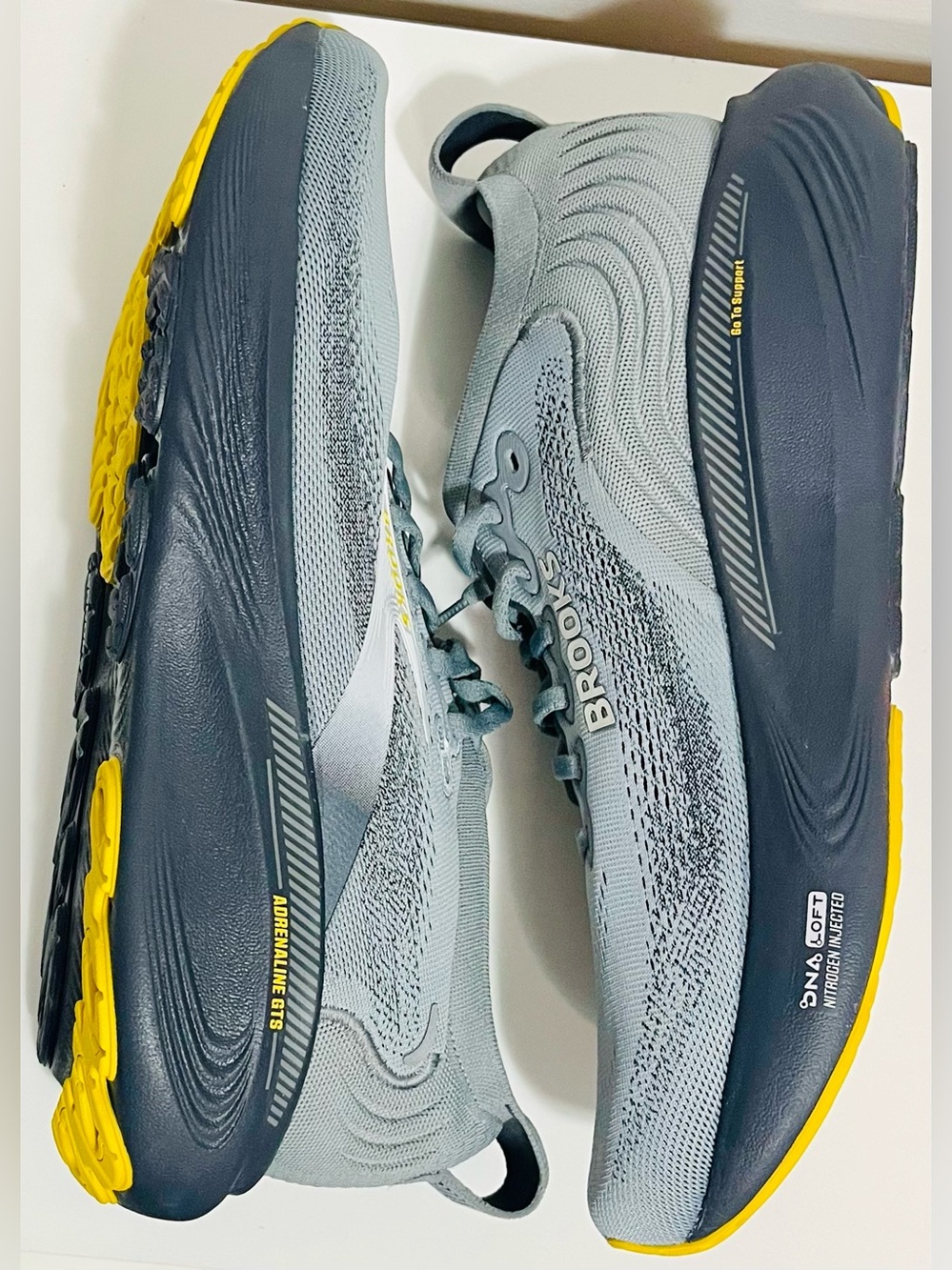Brooks Men’s Grey Adrenaline GTS Running Shoes - Picture 2 of 8